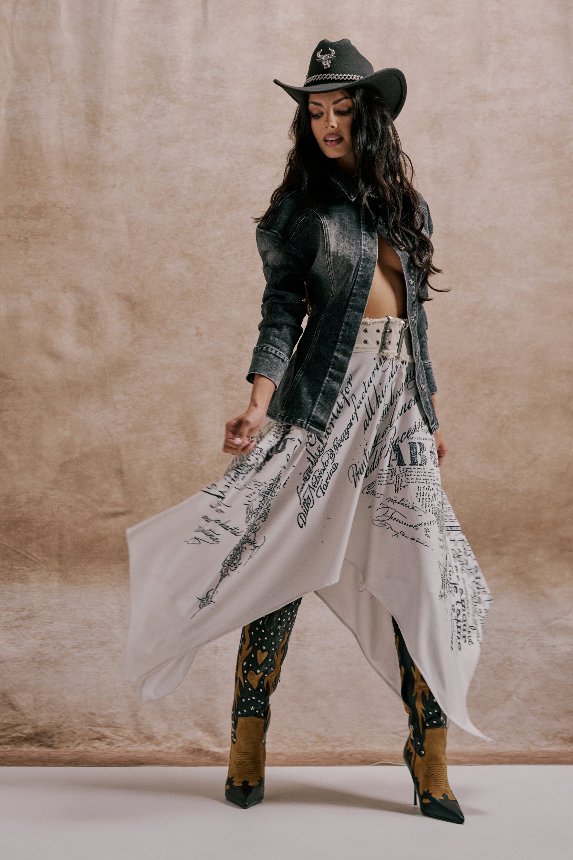 AKIRA READ ME MIDI SKIRT