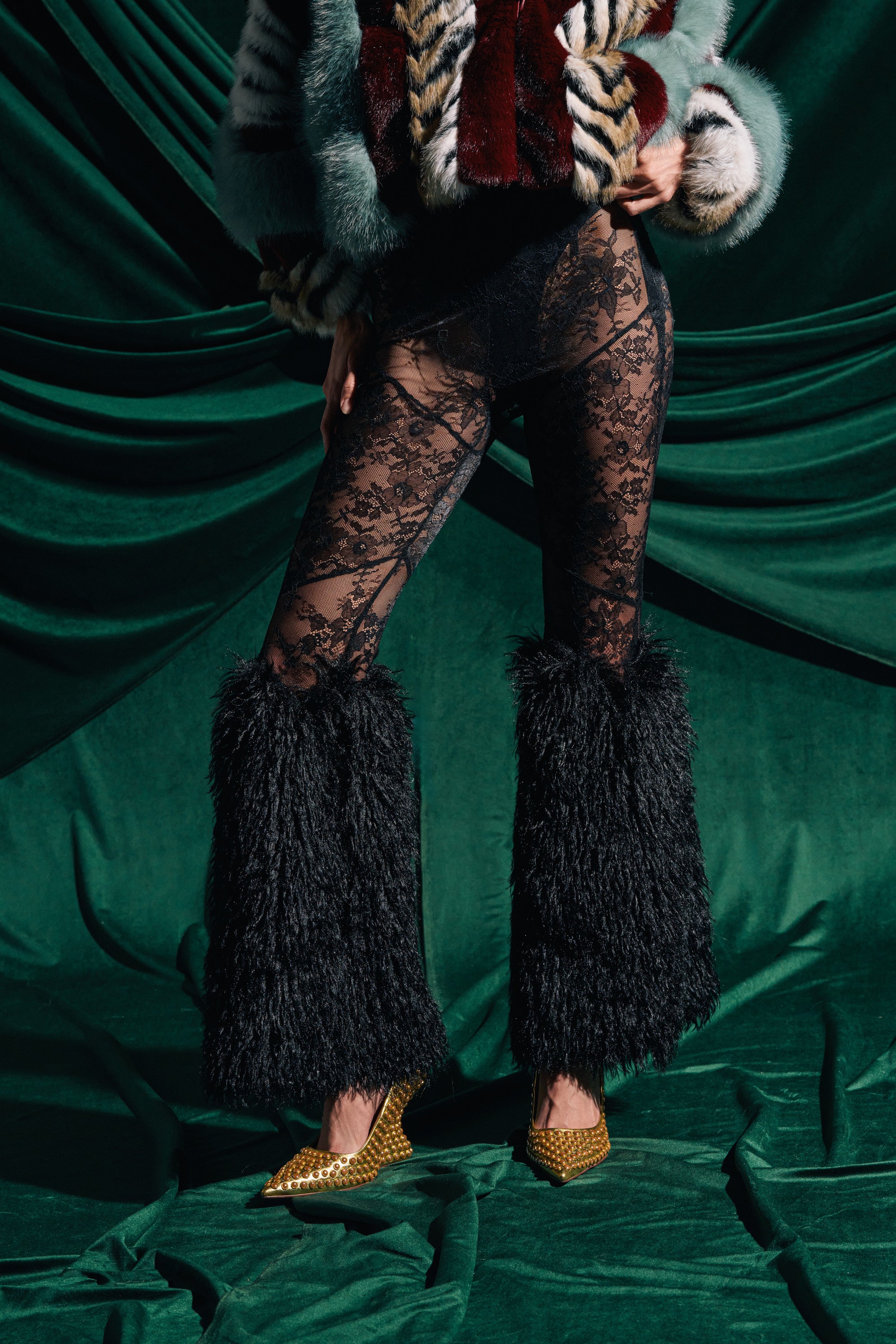 FEELING GOOD LACE LEGGING WITH FUR TRIM – AKIRA