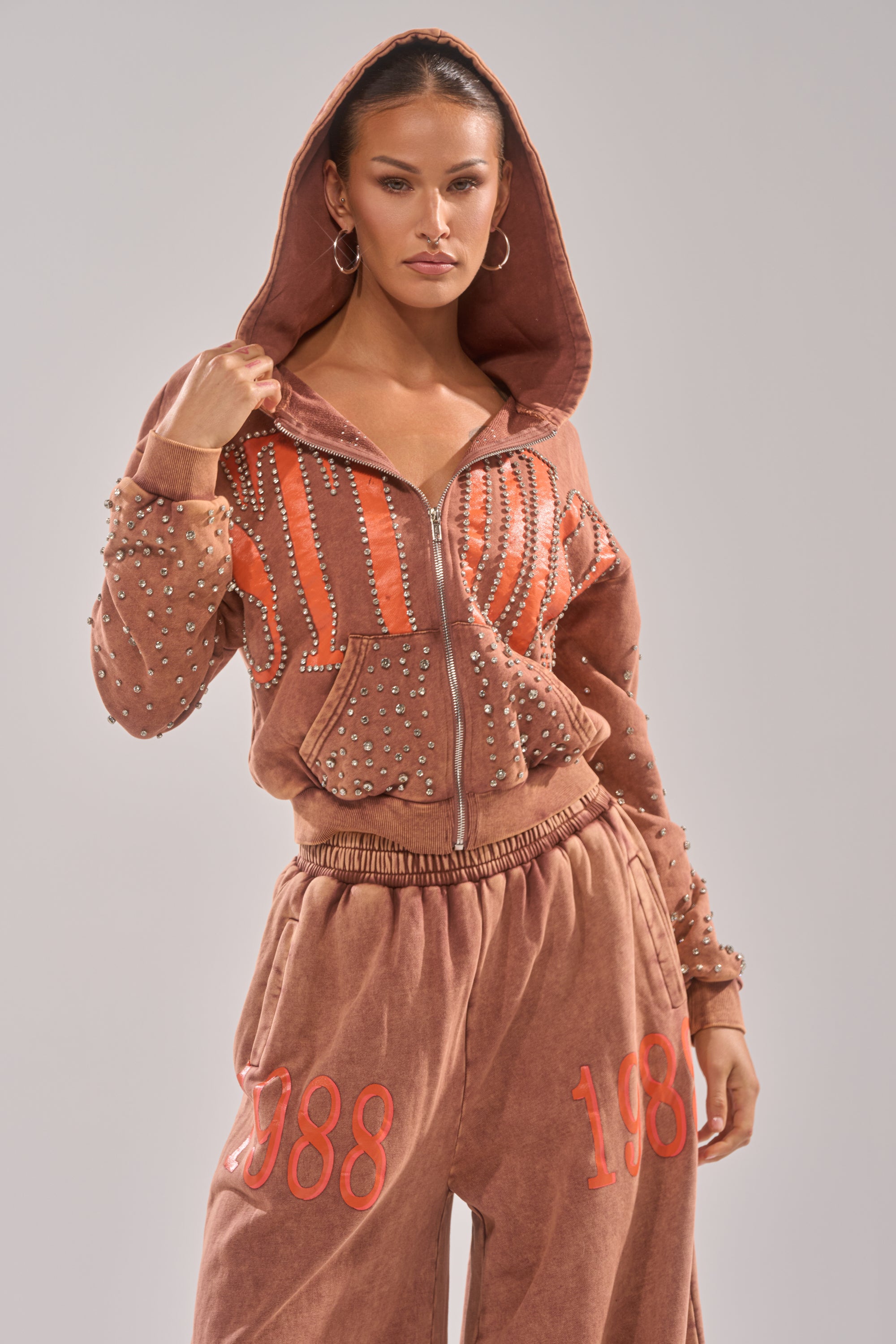 STUDIO LIVING ZIP UP SWEATSHIRT – AKIRA