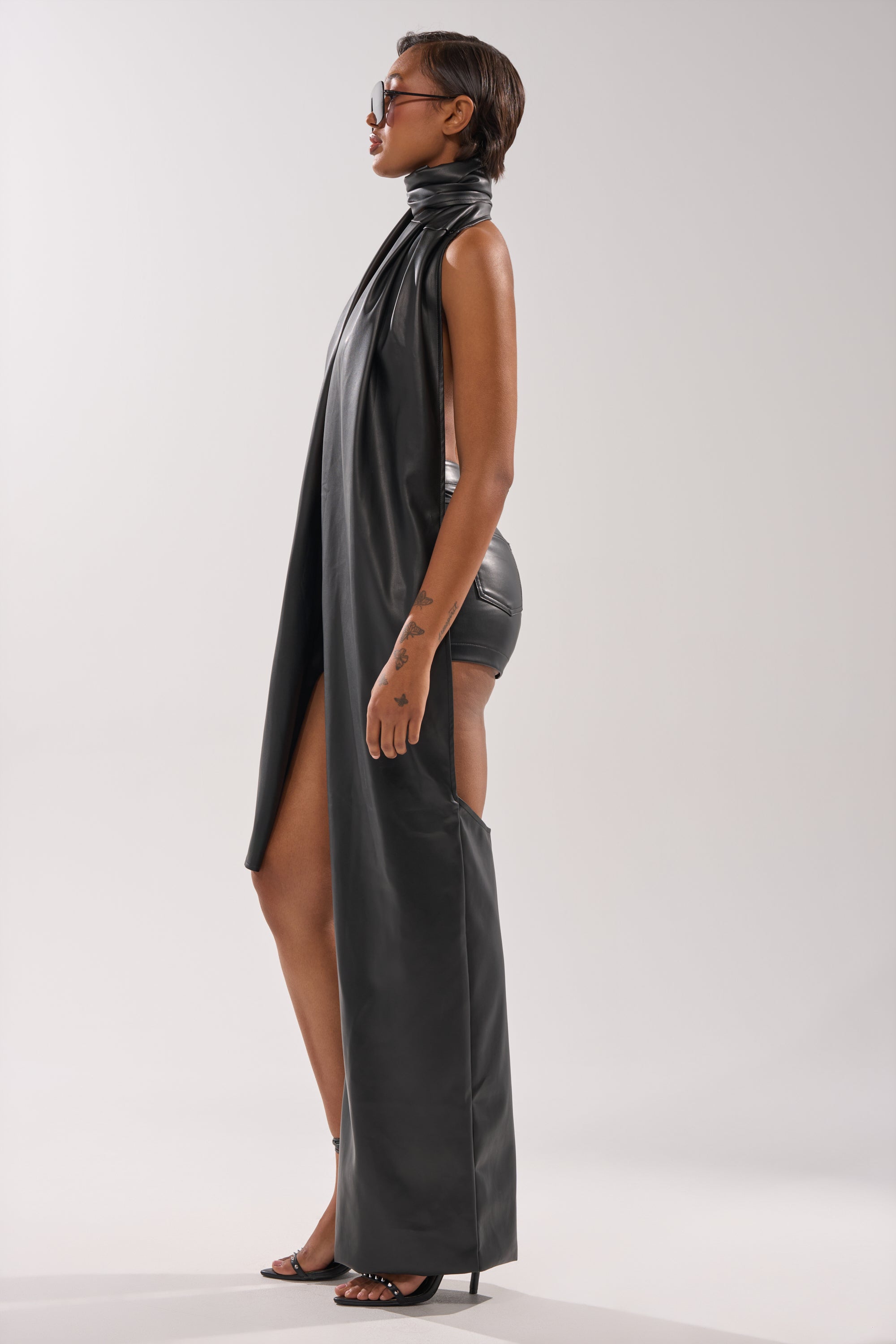 VALLY PU SCARF PANT – AKIRA