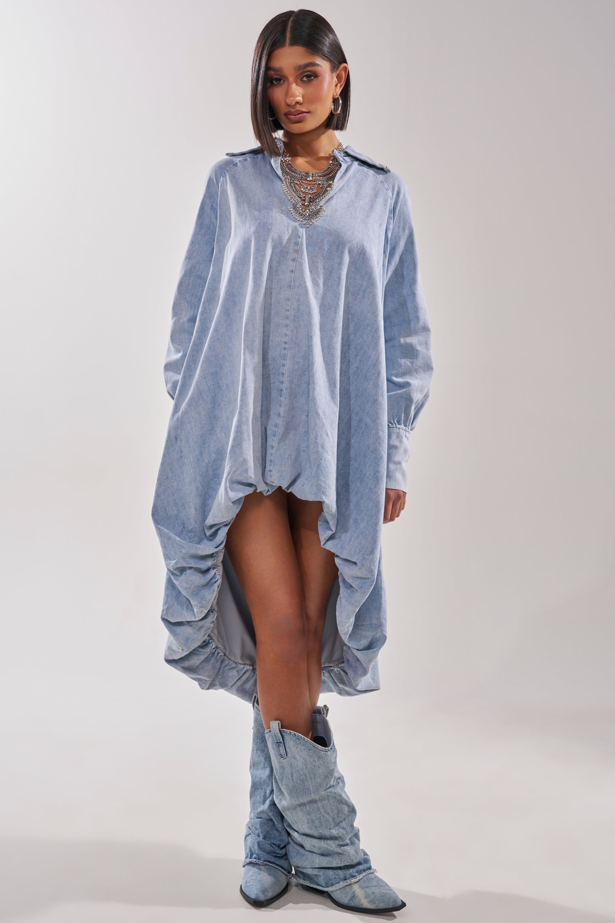 AMELIA DENIM HIGH-LOW DRESS AKIRA AMELIA DENIM HIGH-LOW DRESS AKIRA