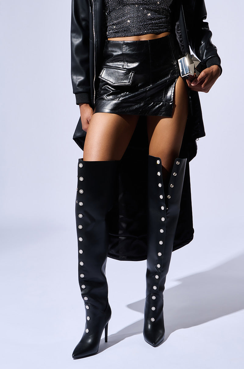 ◆RIETI◆ ALETTA BLACK RT 3036 C1 AZALEA WANG ALETTA BLACK EMBELLISHED STILETTO BOOT – AKIRA