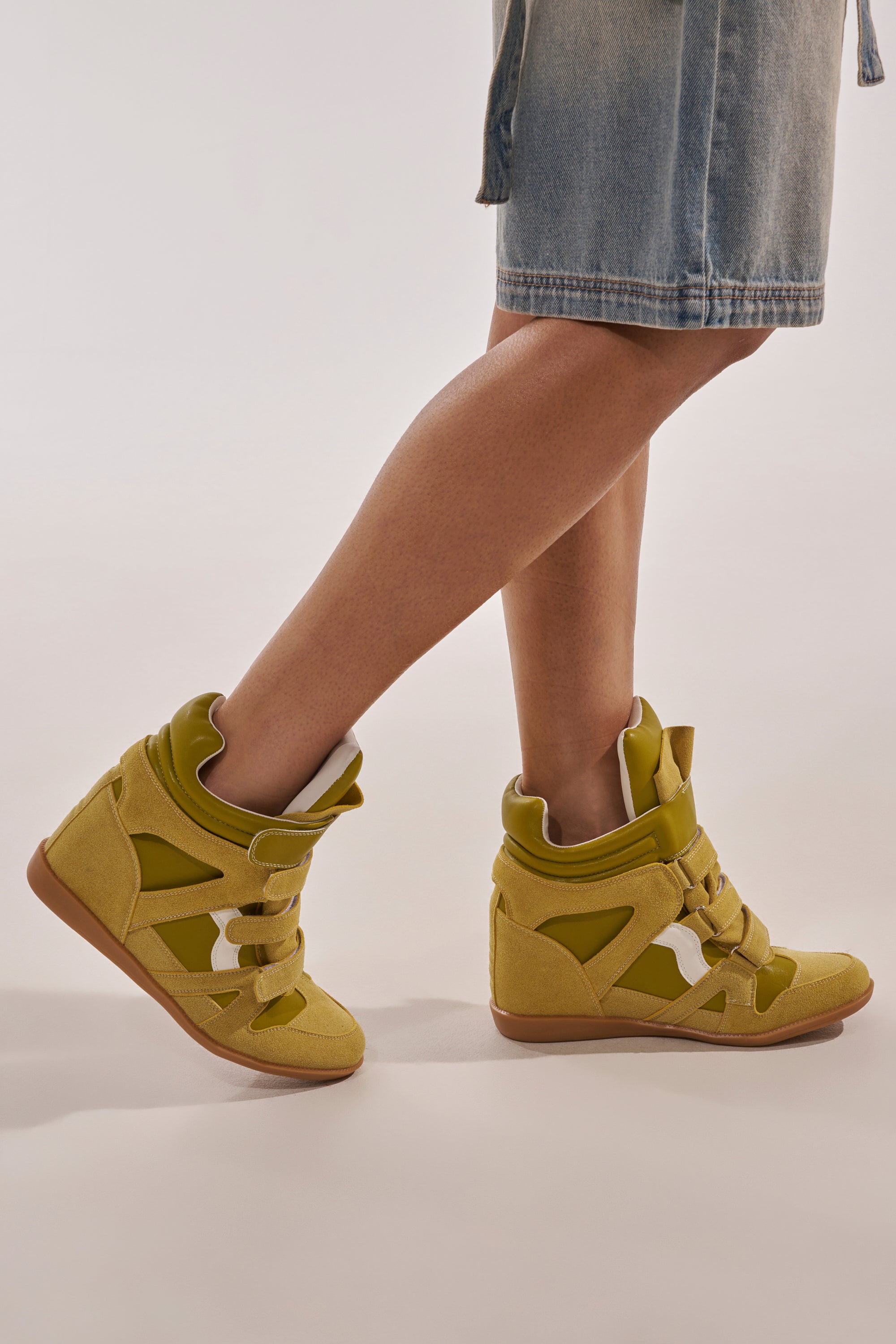 AZALEA WANG BRYANT OLIVE WEDGE SNEAKER – AKIRA