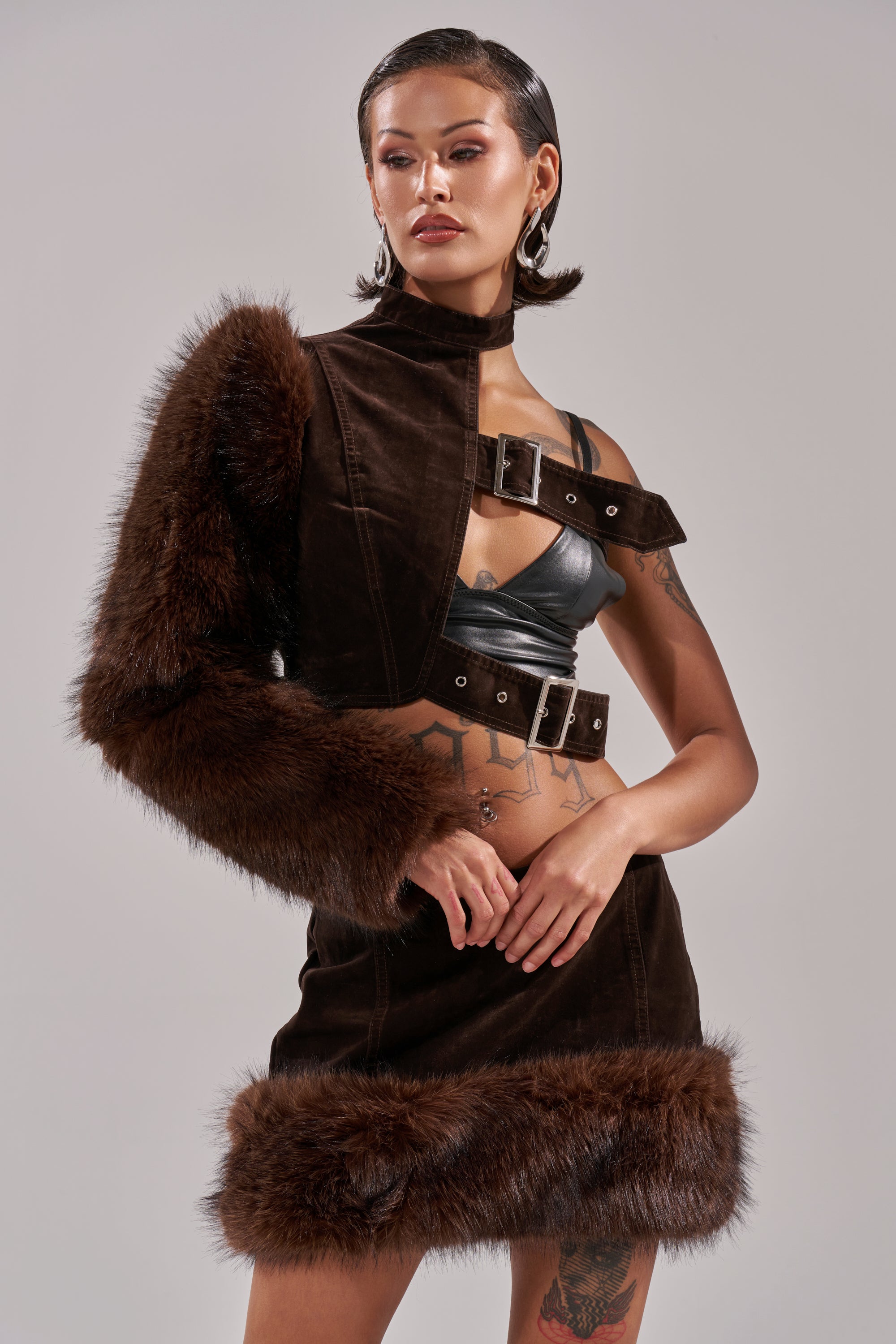 WILD SIDE SINGLE SLEEVE FUR TOP – AKIRA