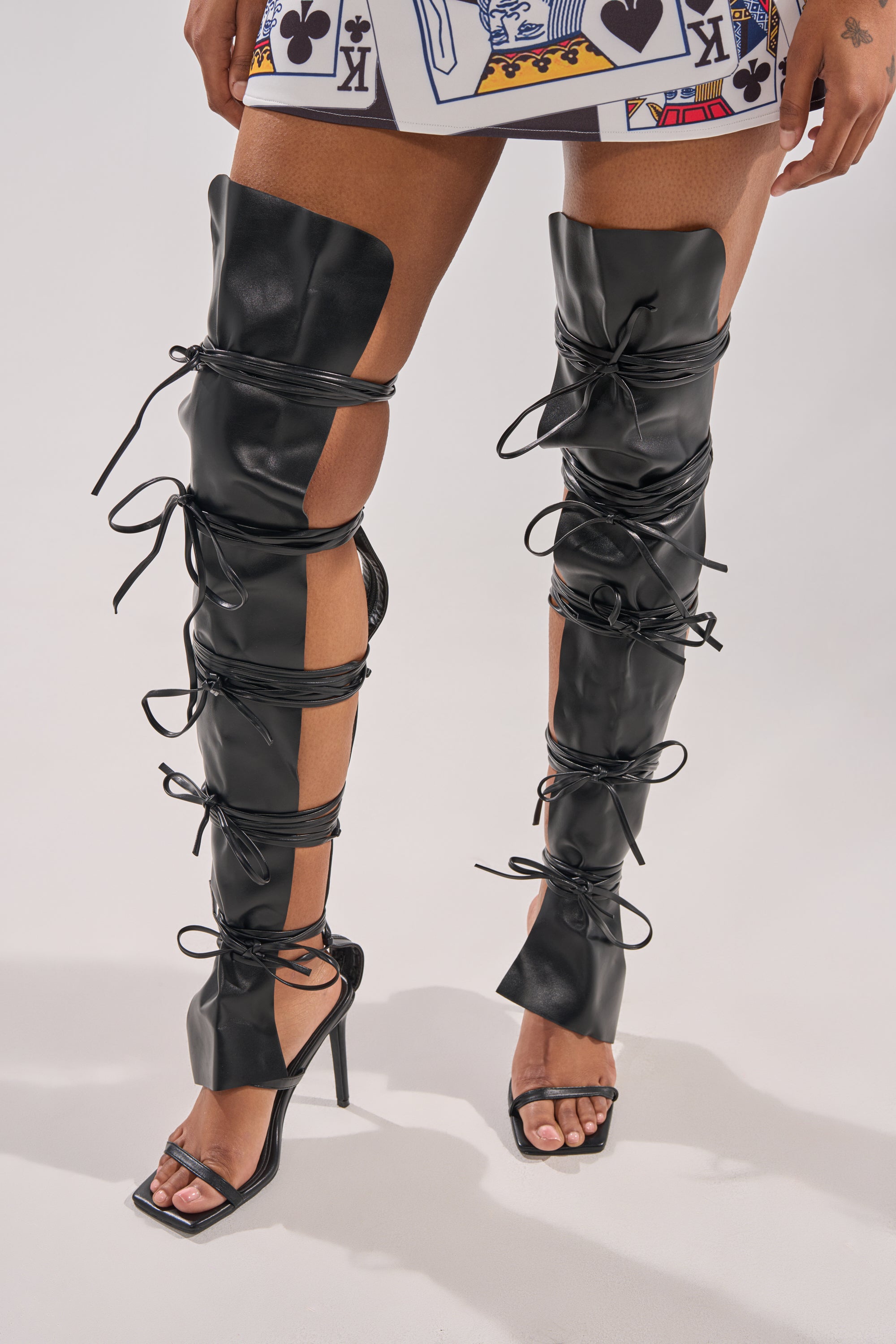 インディアン『USA TALON』　レザーベスト　編み上げ　ステアハイド　38 AZALEA WANG KRISTINE BLACK STRAPPY UPPER GLADIATOR SANDAL – AKIRA