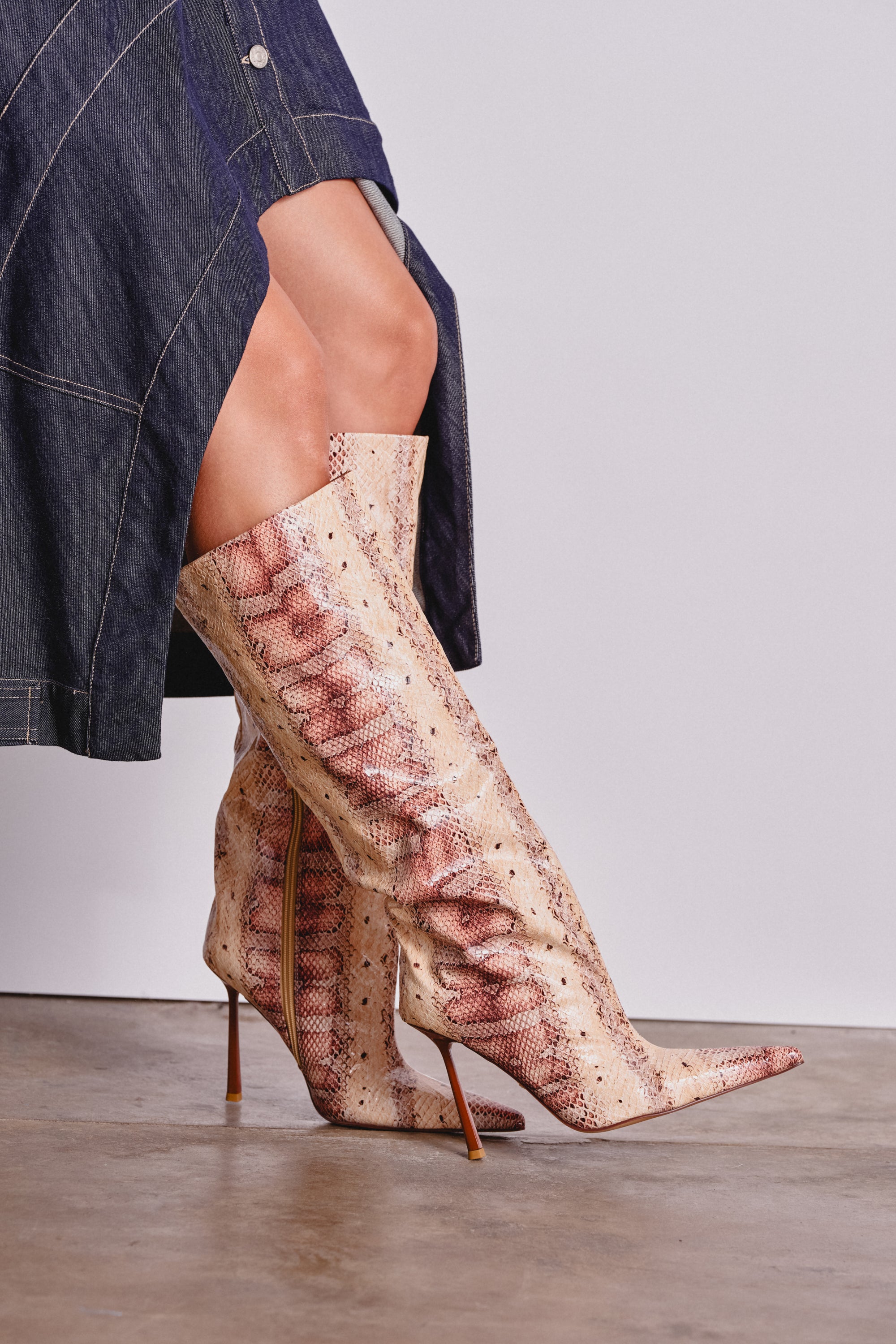 AZALEA WANG MADEYE NUDE SNAKE STILETTO BOOT – AKIRA