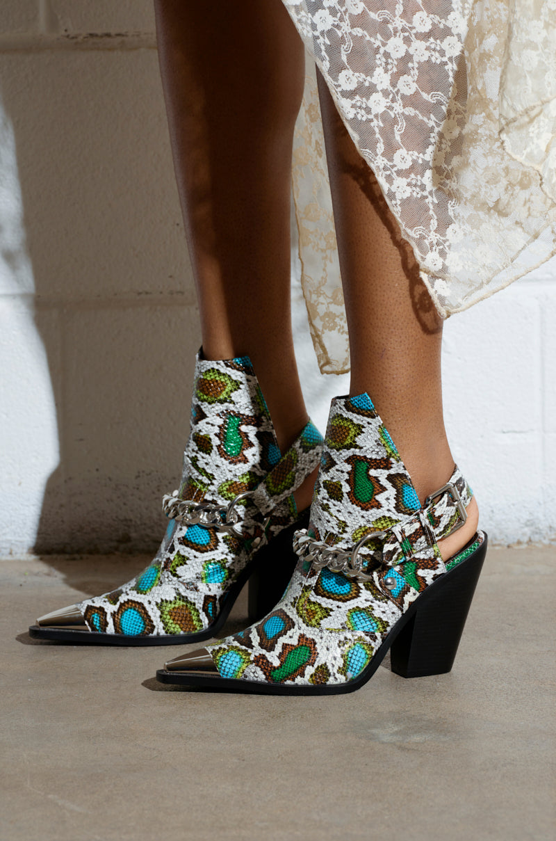 AZALEA WANG WADE MULTI WESTERN BOOTIE – AKIRA