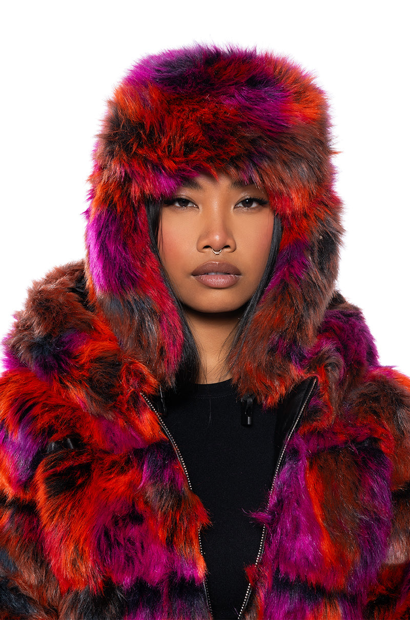 AVI FAUX FUR HAT IN MULTI – AKIRA