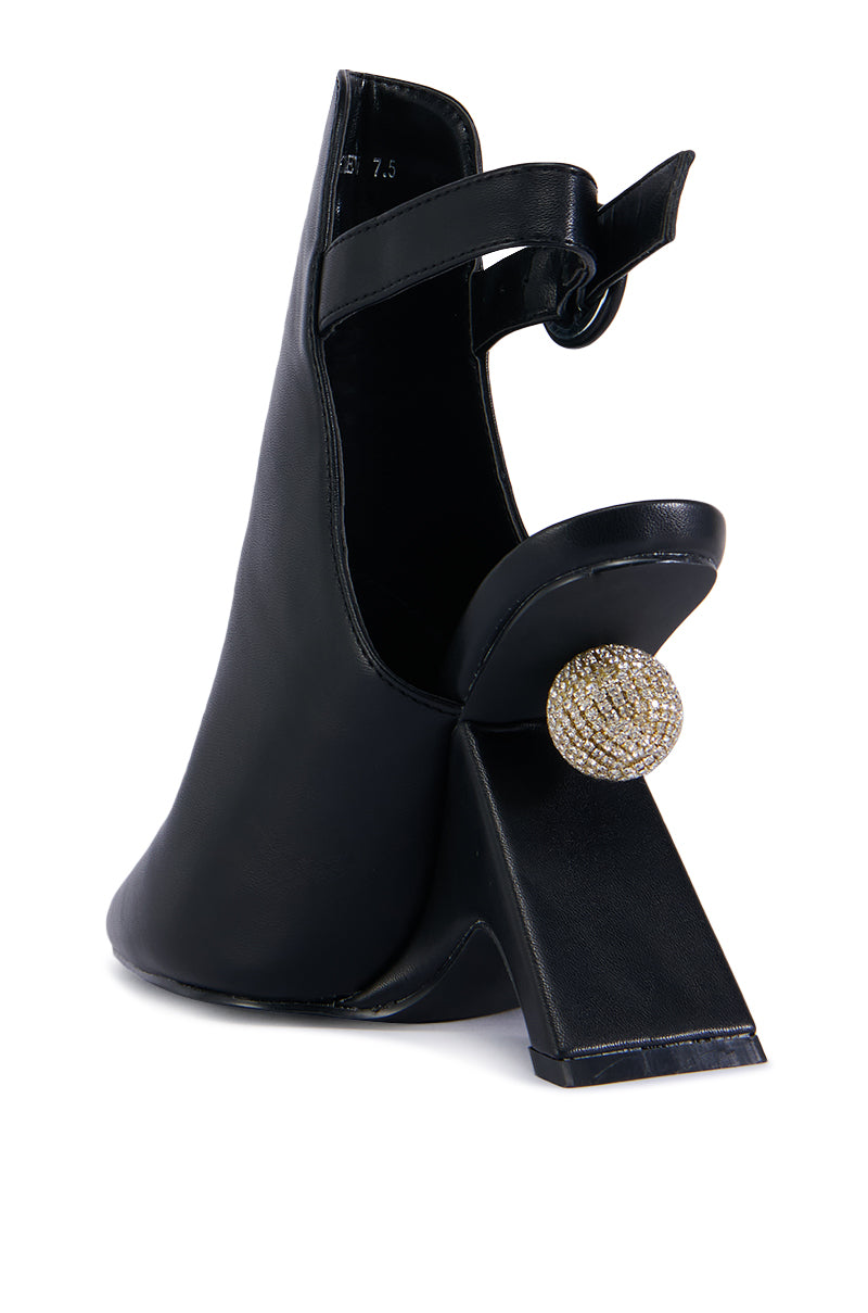 Full View Azalea Wang Brean Embellished Pump