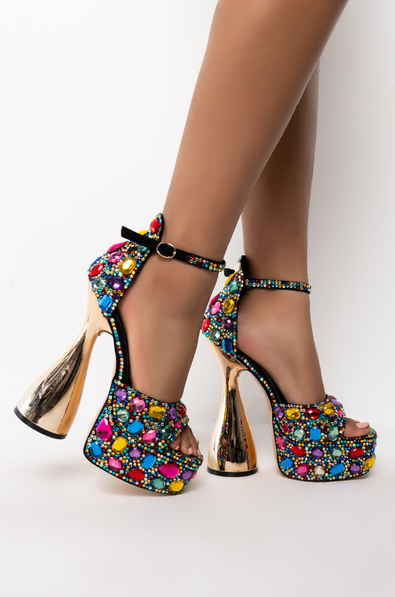 Side View Azalea Wang Life Of The Party Chunky Sandal In Multi