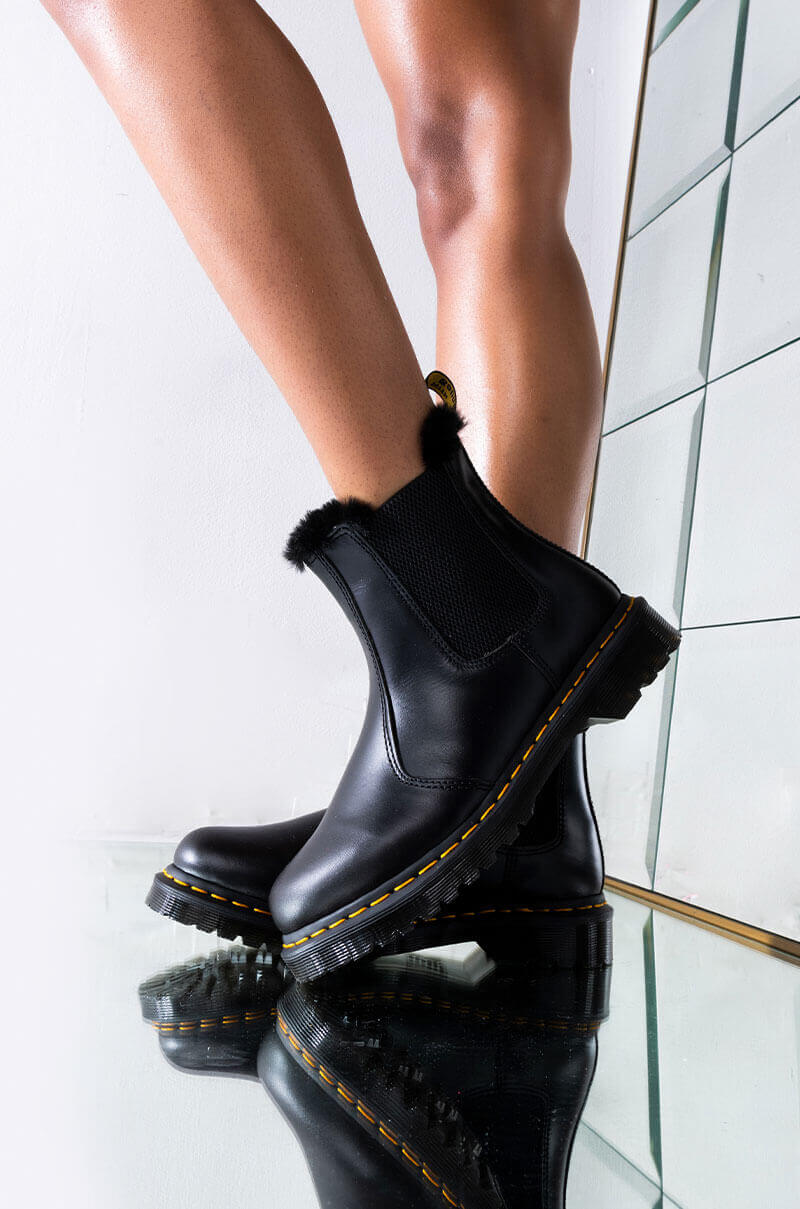 DR MARTENS WOMENS 2976 LEONORE ATLAS CHELSEA BOOTIE – AKIRA