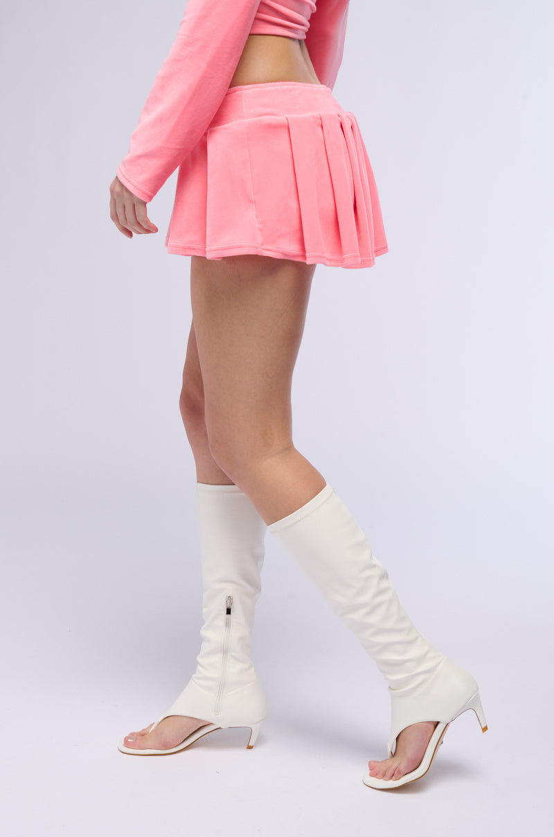 Side View Fashion Icon Pleated Micro Mini Skirt