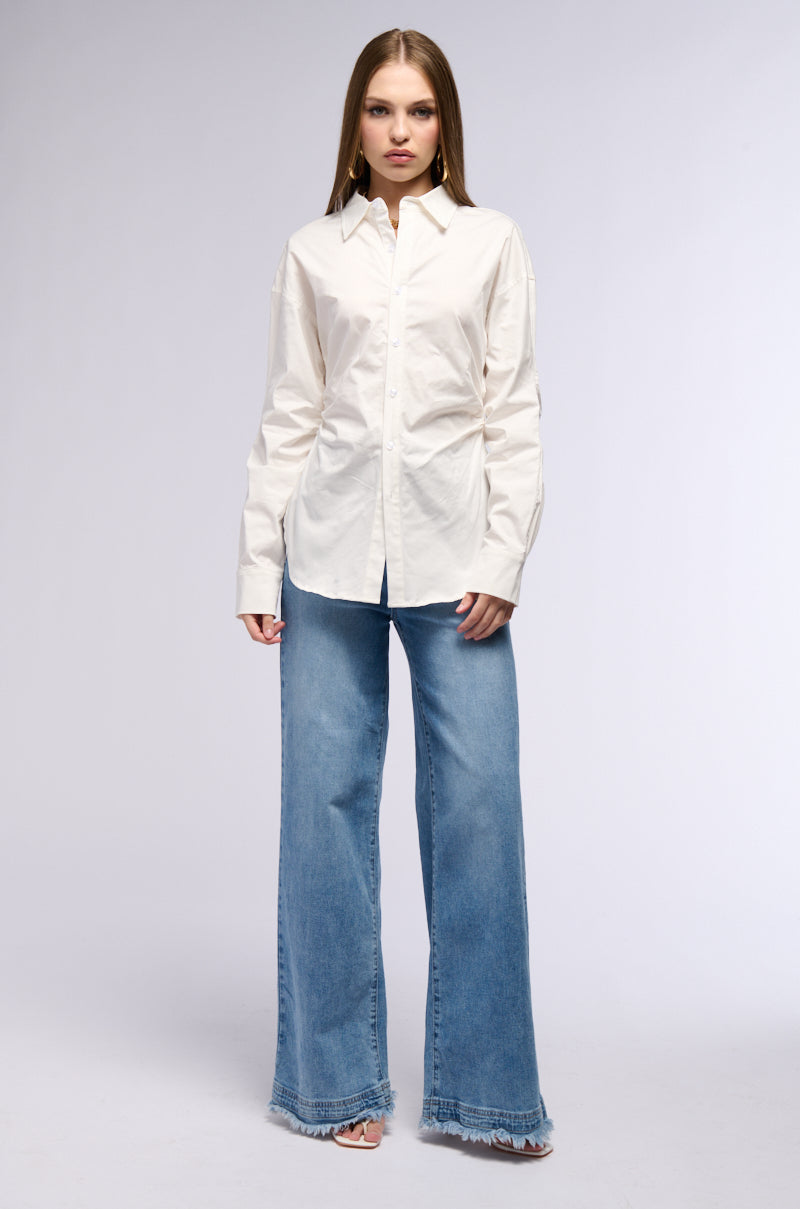 Extra View Oliva Cinched Waist Poplin Button Down