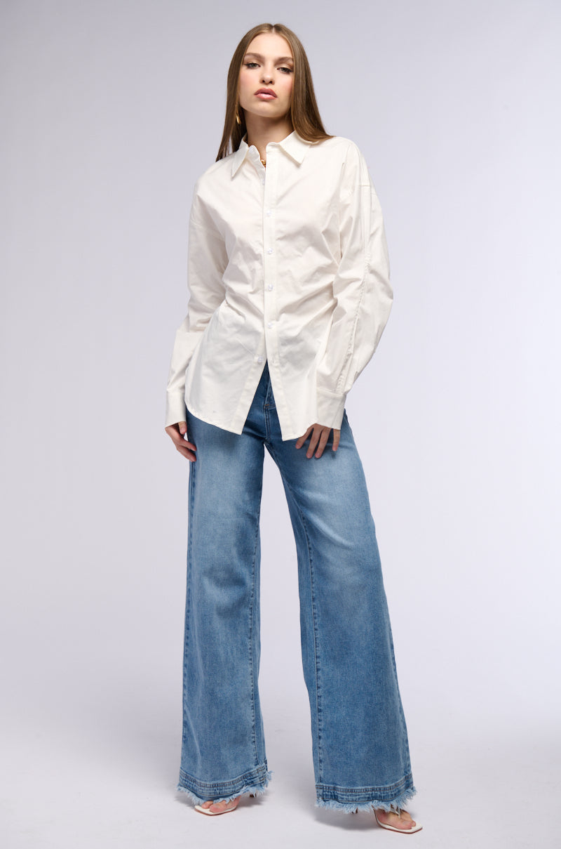 Extra View Oliva Cinched Waist Poplin Button Down