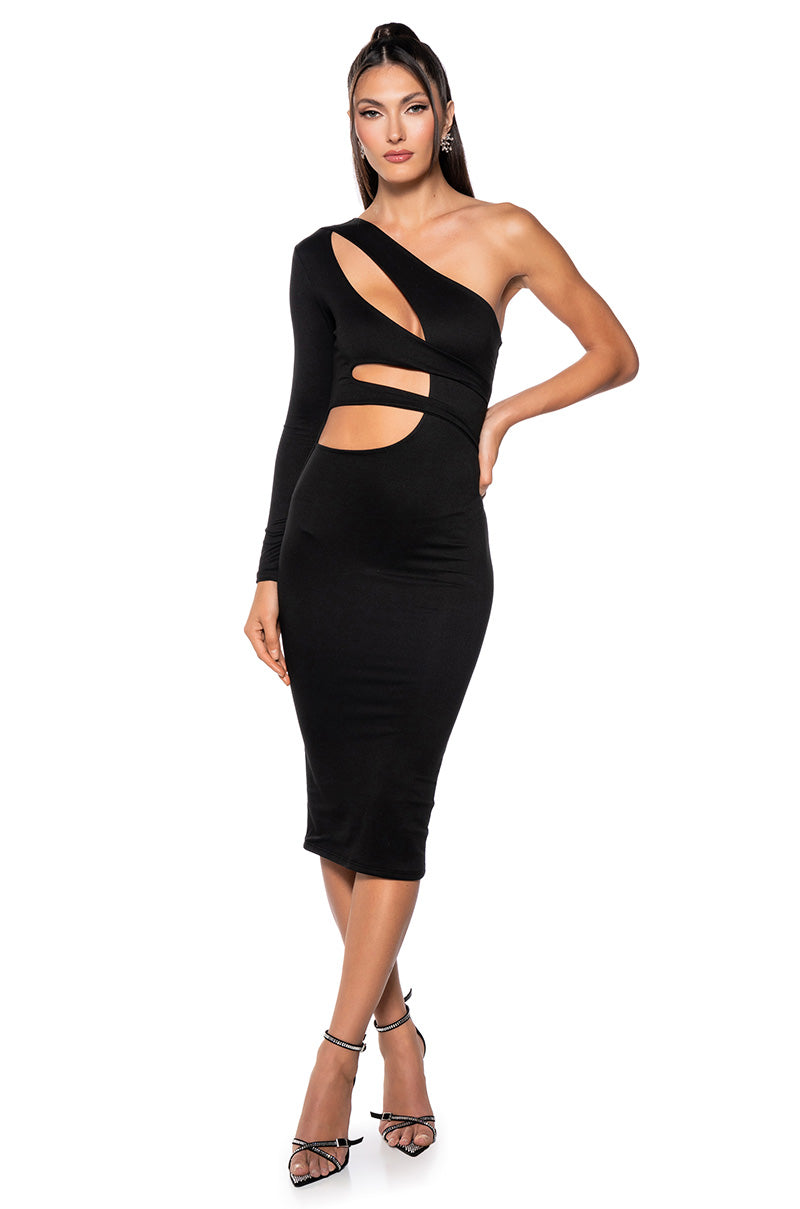 show stopper midi dress Introducing our newest show-stopper the Embellished Midi Dress with Sequins and Beads. Designed to catch the light from every angle