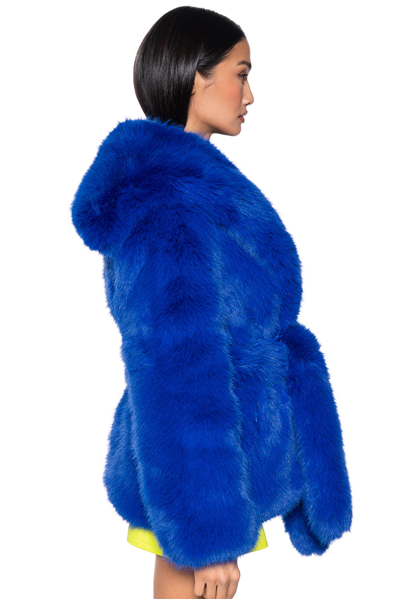 Back View Yeti Sharp Shoulder Faux Fur Coat In Blue