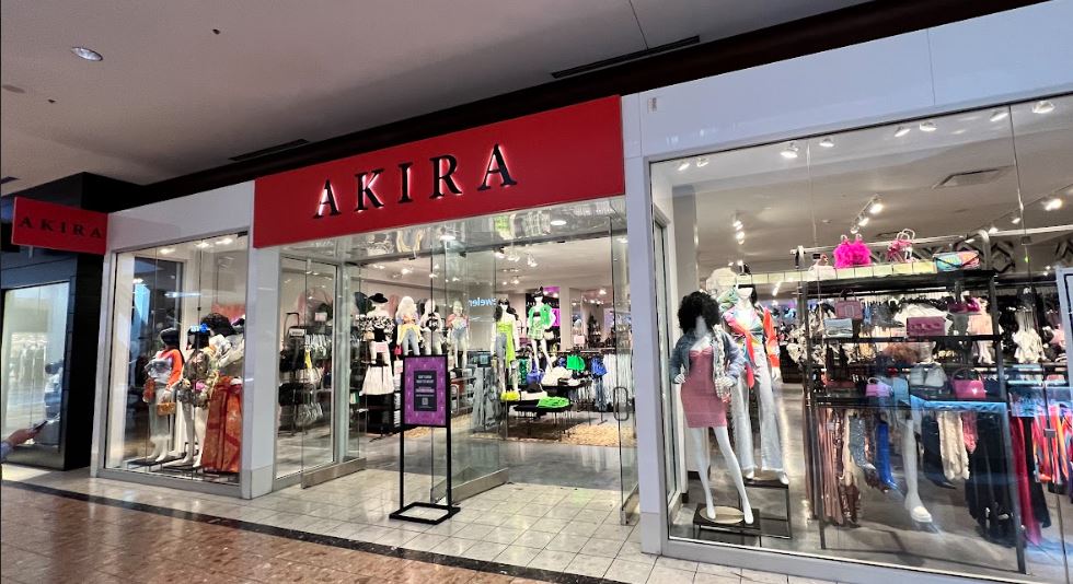 AKIRA Galleria Mall Saint Louis - Store & Personal Stylists AKIRA Galleria Mall Saint Louis - Store & Personal Stylists