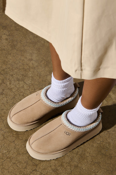 UGG TAZZ FLAT SLIPPER IN BROWN – AKIRA