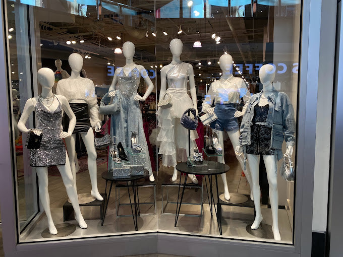 AKIRA West County Center MO - Store & Personal Stylists