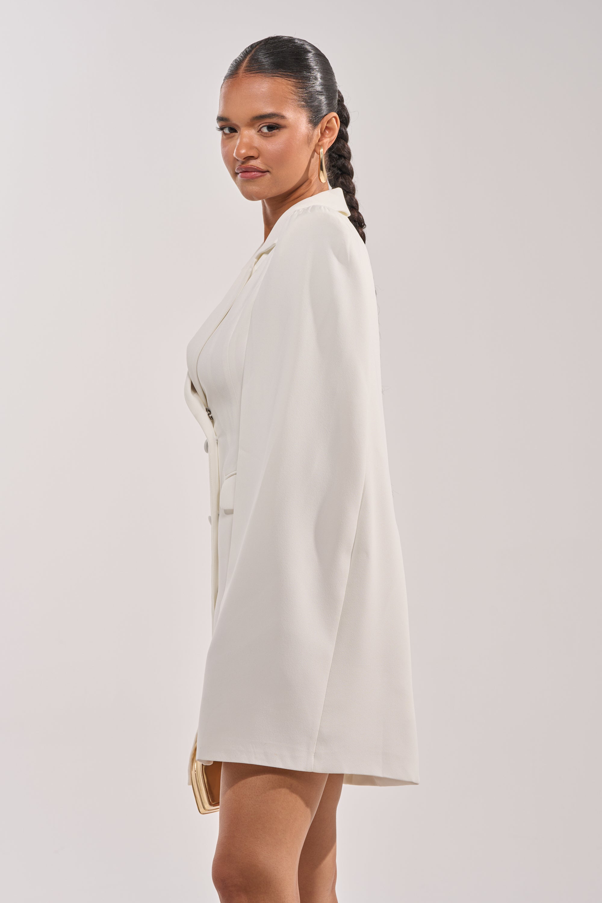 A LA MODE MINI BLAZER DRESS IN WHITE AKIRA A LA MODE MINI BLAZER DRESS IN WHITE AKIRA