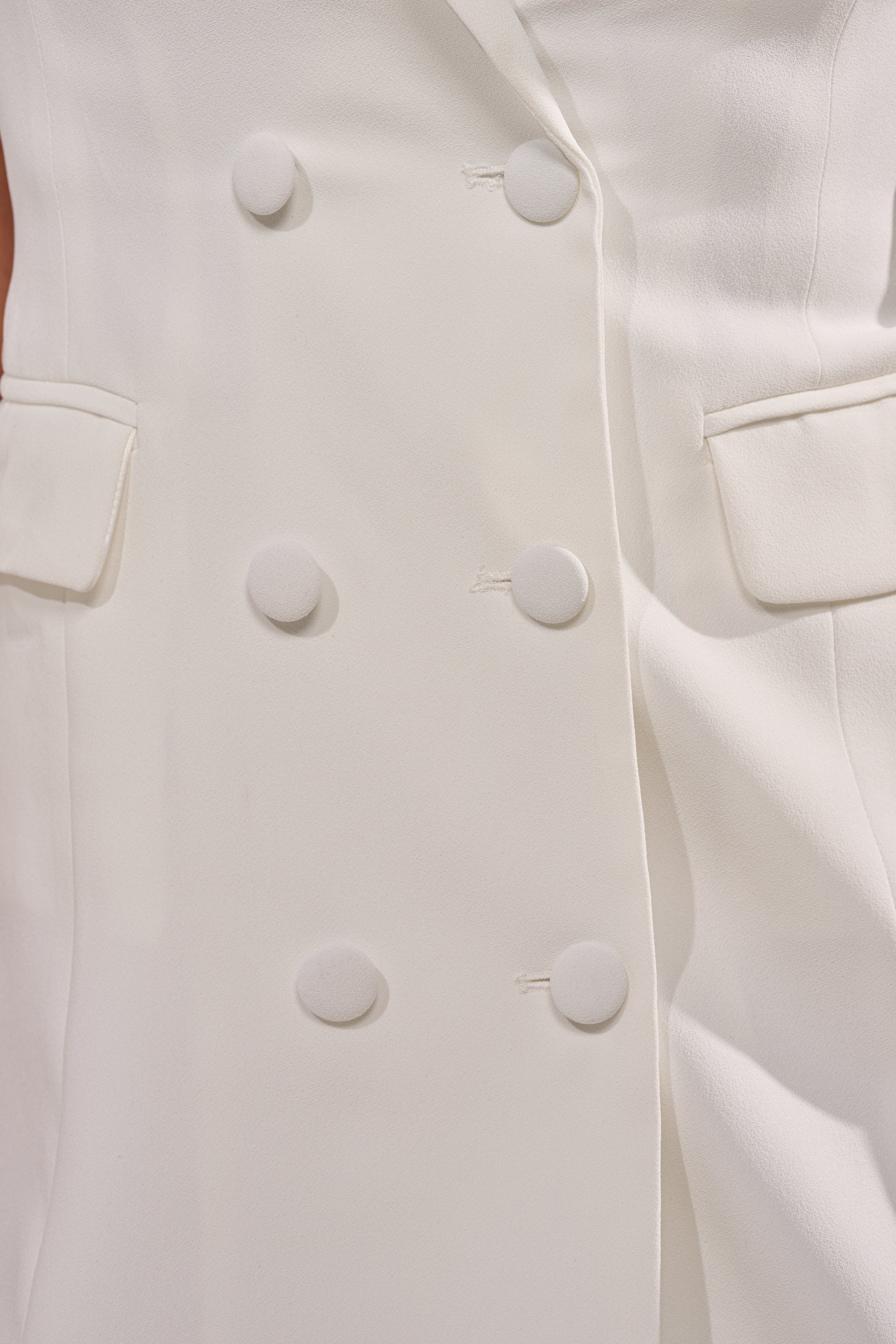 A LA MODE MINI BLAZER DRESS IN WHITE AKIRA A LA MODE MINI BLAZER DRESS IN WHITE AKIRA