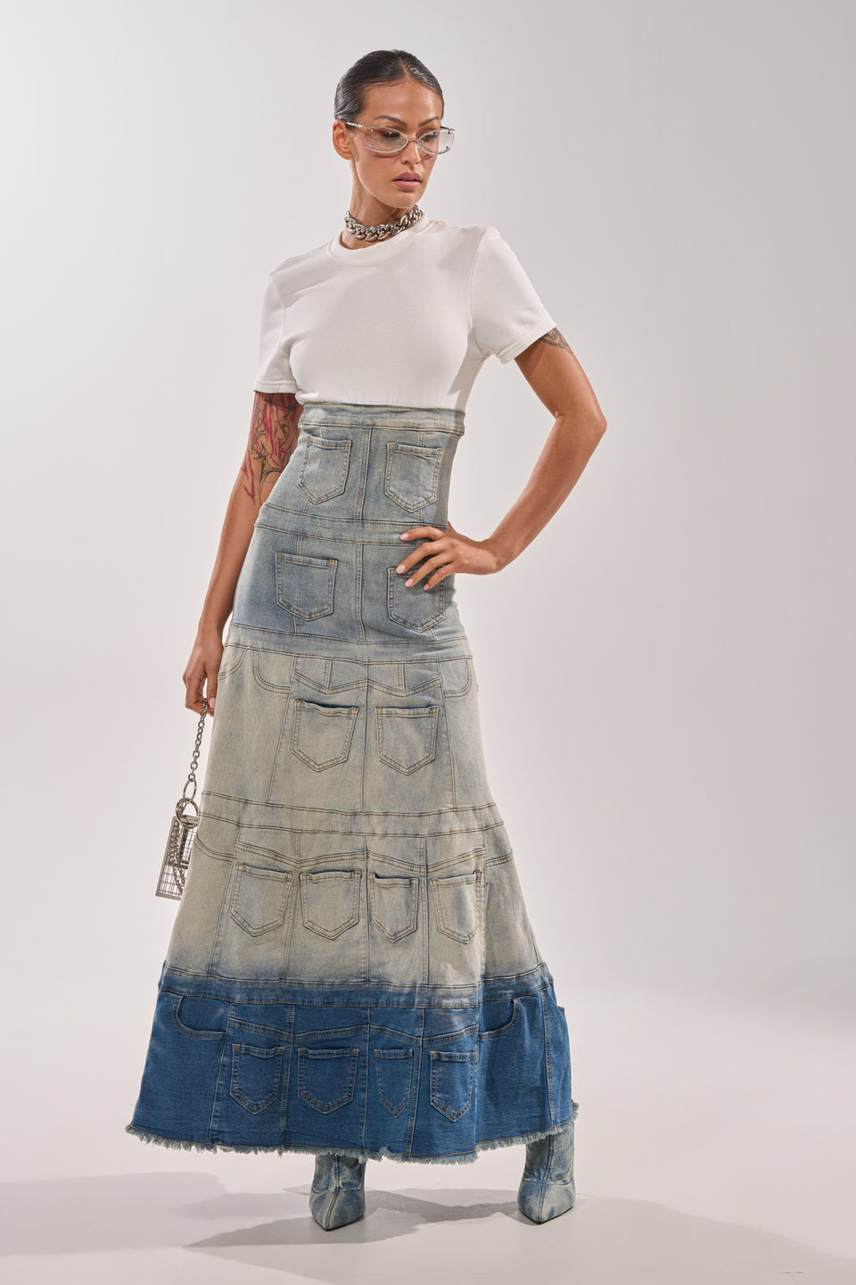 denim dresses skirts Knee Length Outfit Ideas Long Denim Dresses And Skirts 10 Chic Denim Maxi Skirt Outfit Ideas To Copy!