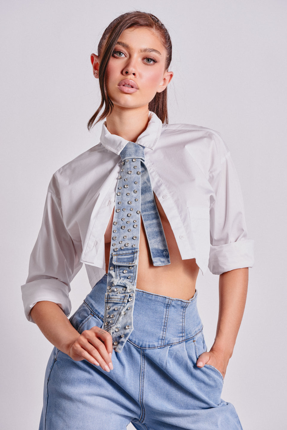jeans dress shirt tie The Guide to Wearing a Tie with Jeans