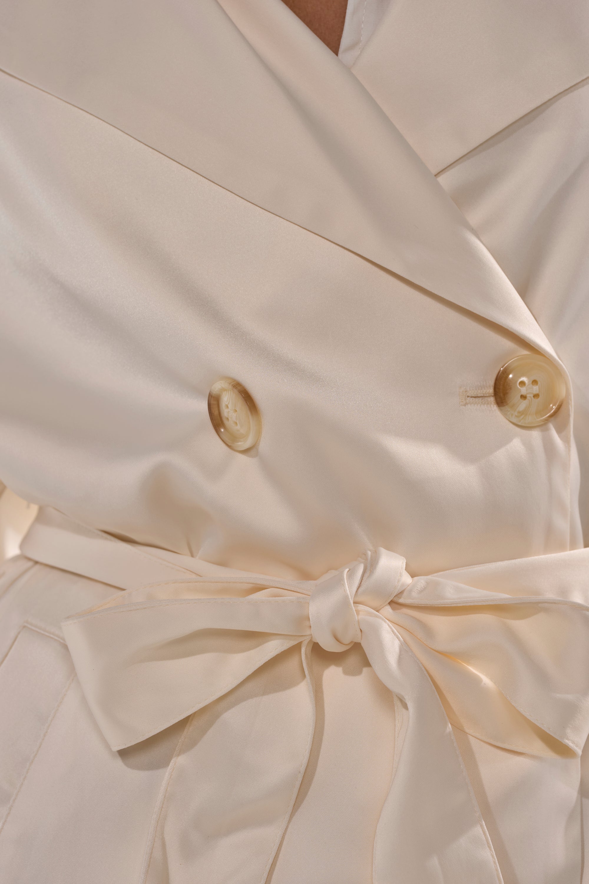 BELLISSIMA SATIN TRENCH – AKIRA