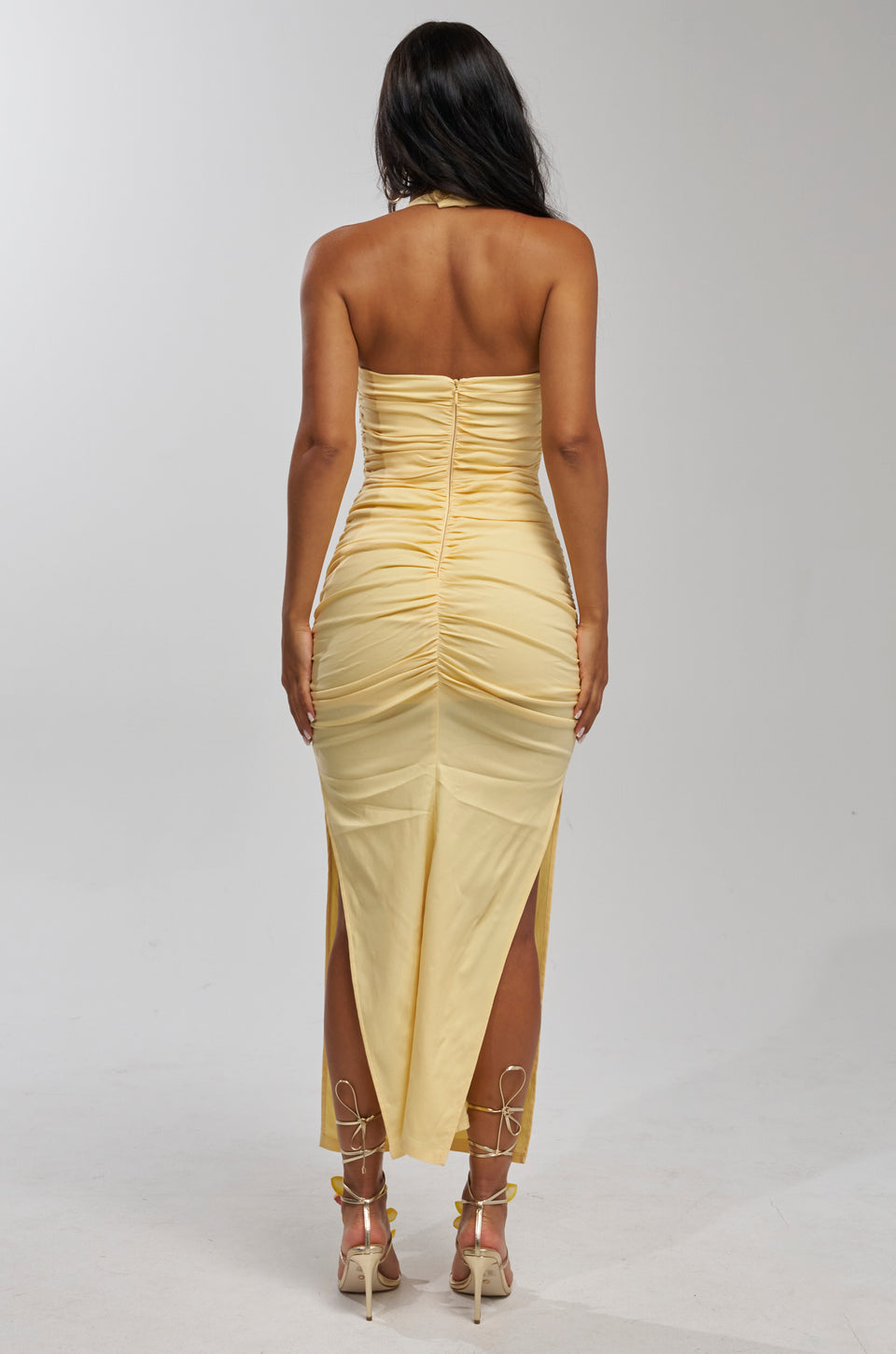 dark yellow midi dress Sunshine in a dress. , This beautiful dark yellow midi dress from @newlook is one of those easy pieces you can throw on and instantly feel good in. The colour is gorgeous, its so comfortable