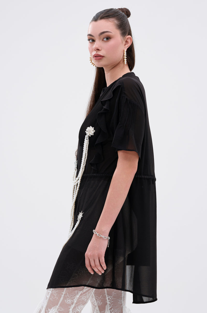PEARL QUEEN OVERSIZED TEE AKIRA PEARL QUEEN OVERSIZED TEE AKIRA
