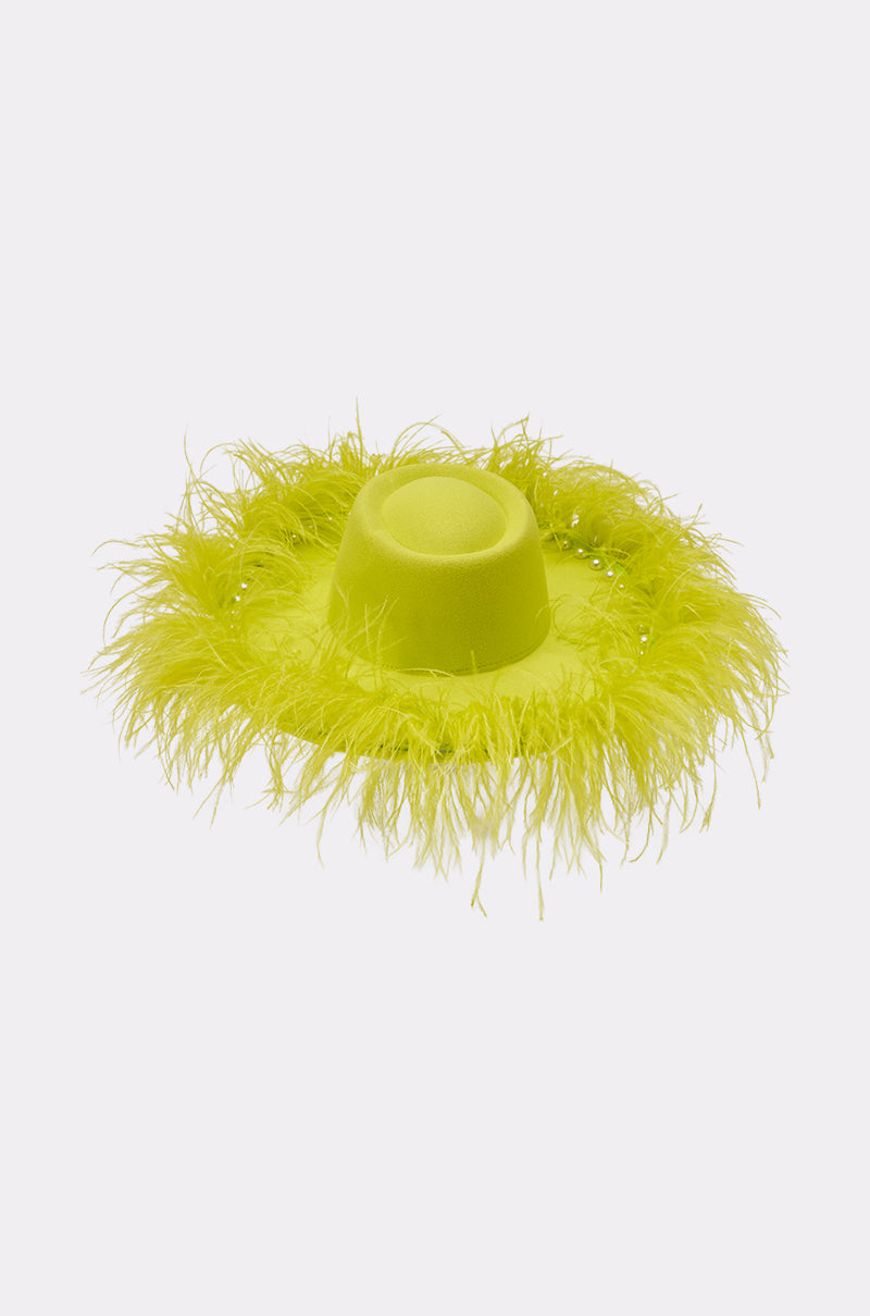 The FEEL IT FEATHER BRIM HAT IN GREEN features vibrant green color and fluffy feathers around its wide brim, showcased against a plain white background. 5