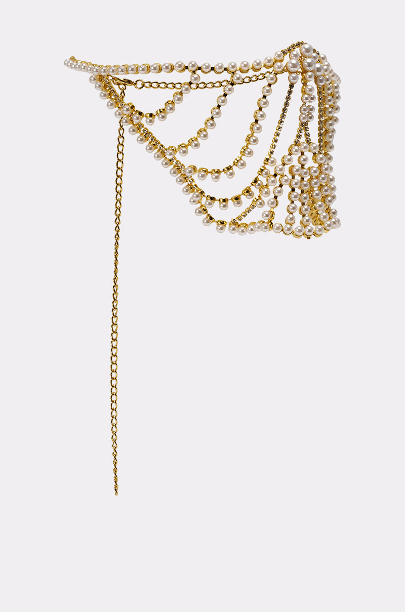 The DONT TALK PEARL MOUTHPIECE features draped faux pearls and gold chains in an elegant, cascading design—perfect for festivals. Shown on a plain white background. 2