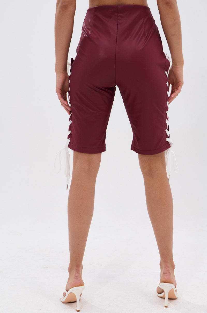 TIME OUT PU BERMUDA SHORT – AKIRA