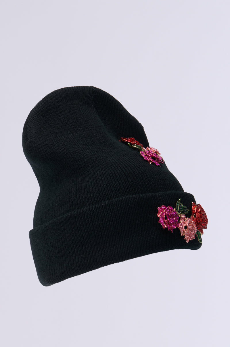 ROSE GARDEN BROOCH BEANIE – AKIRA
