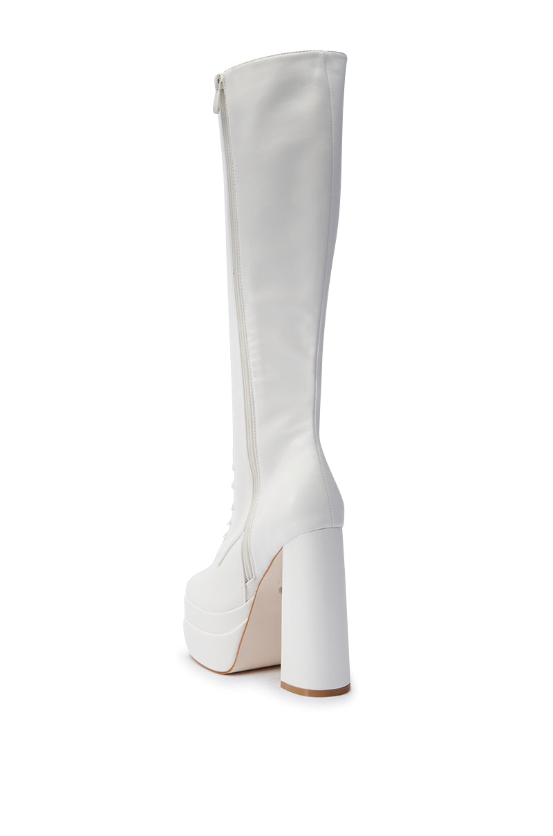 AZALEA WANG BALZARINA WHITE CHUNKY BOOT – AKIRA