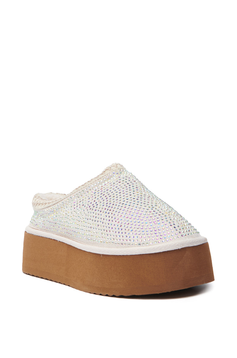The AZALEA WANG DAVIAT WHITE EMBELLISHED SLIPPER FLAT features a single slip-on design with a chunky brown platform sole and a sparkling, iridescent upper, blending comfort and flair.