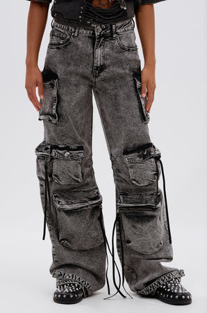 【AAKE】CARGO BLACK JEANS GEAR UP SKINNY CARGO JEANS – AKIRA