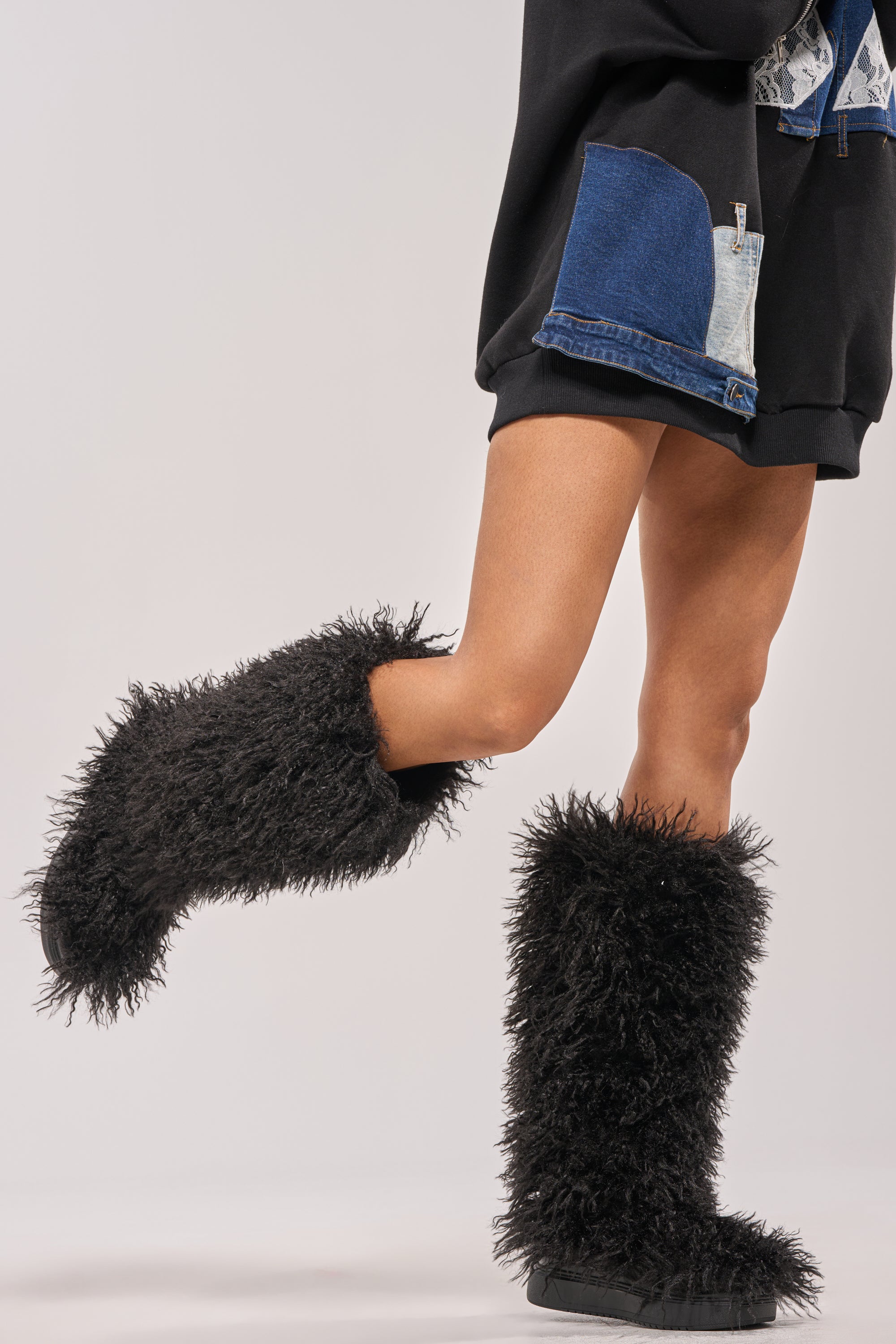 AZALEA WANG DENTON BLACK KNEE HIGH FLAT FUR BOOT – AKIRA