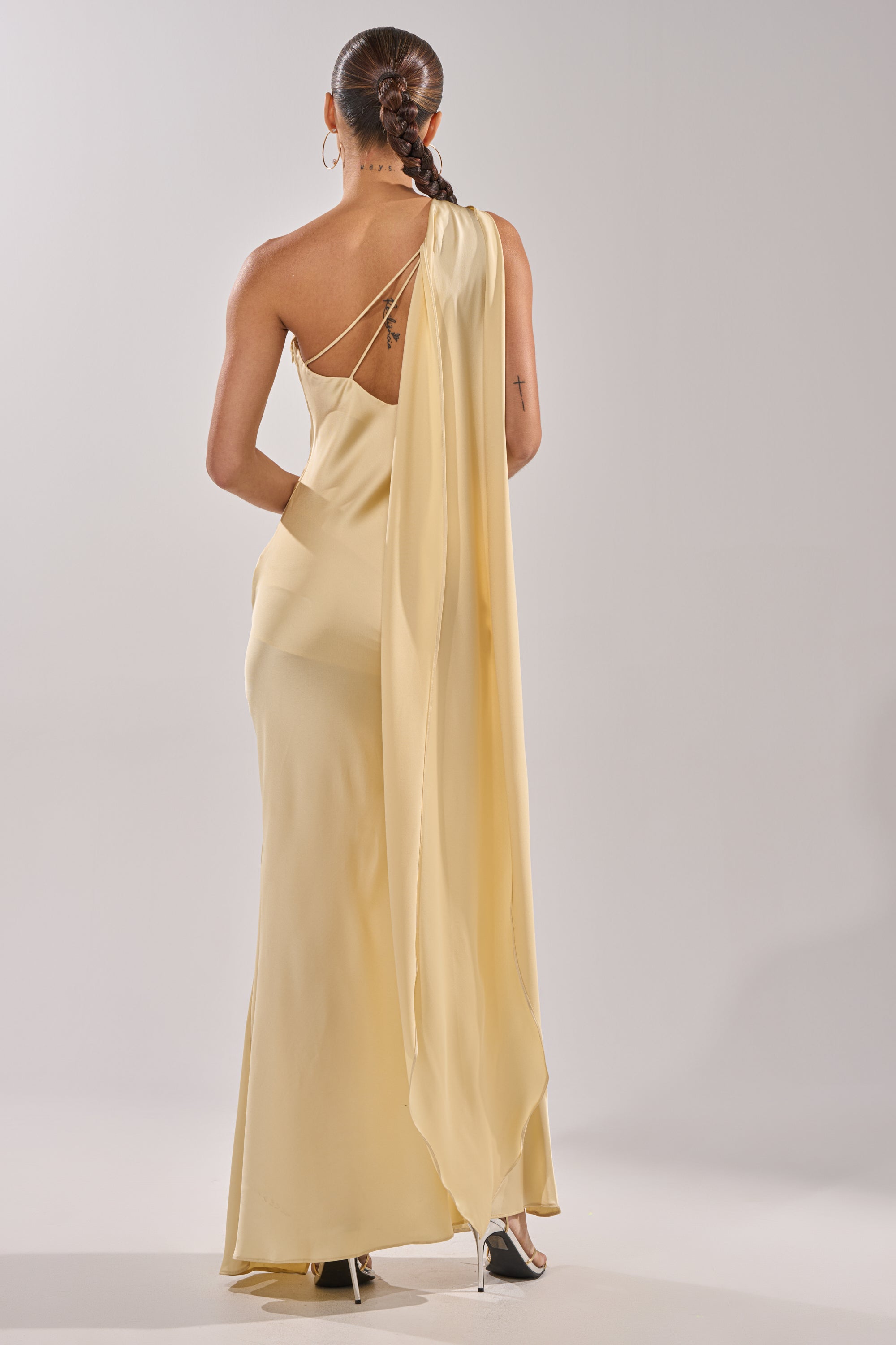 GOLDEN HOUR SATIN MAXI DRESS AKIRA GOLDEN HOUR SATIN MAXI DRESS AKIRA