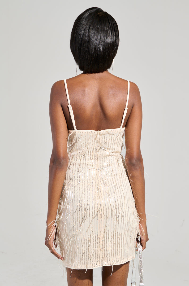 GLITZ AND GLAM FEATHER MINI DRESS AKIRA GLITZ AND GLAM FEATHER MINI DRESS AKIRA