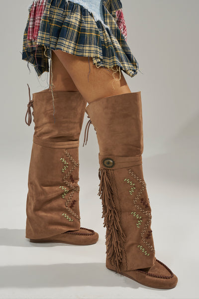 AZALEA WANG EDMUND BROWN FLAT WESTERN BOOT – AKIRA