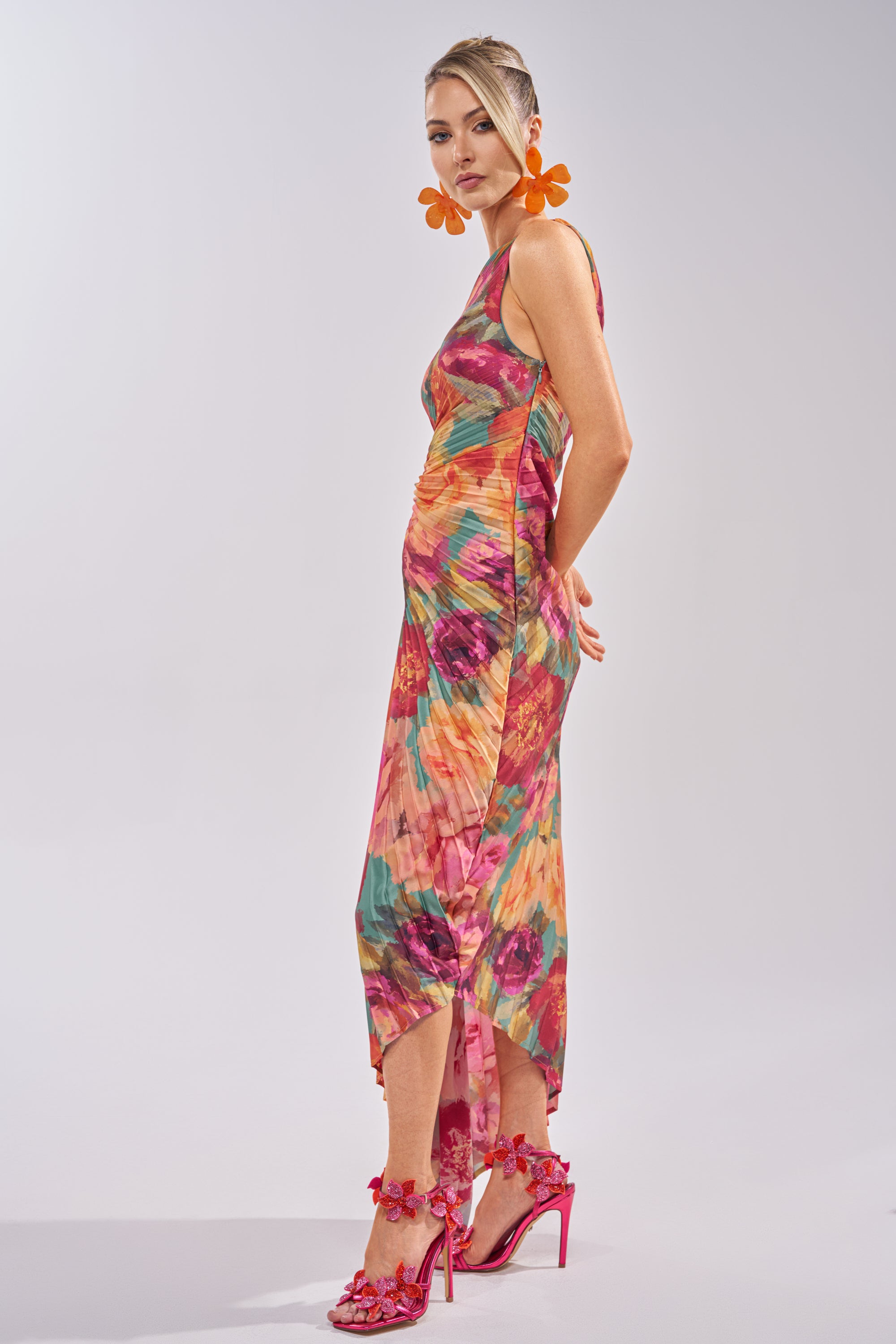 GARDEN FLORAL PLEATED MIDI DRESS – AKIRA