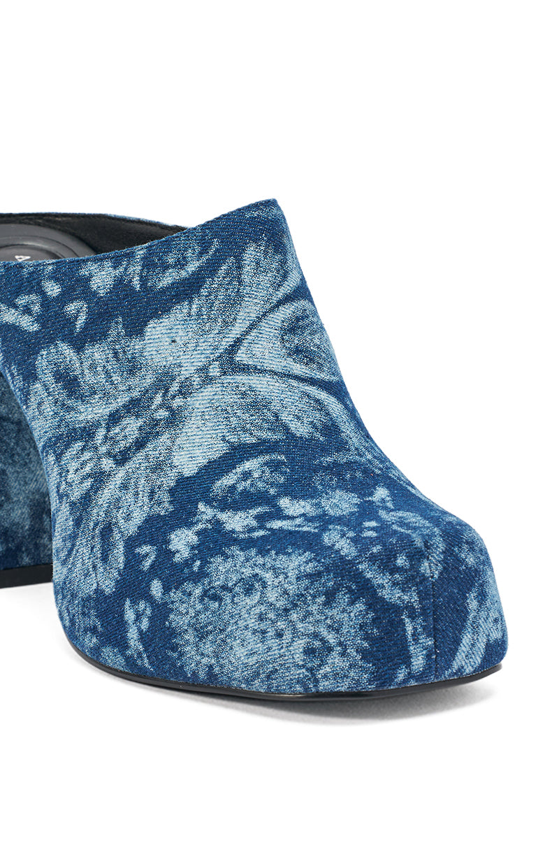 AZALEA WANG FLOREA DENIM PRINT MULE – AKIRA