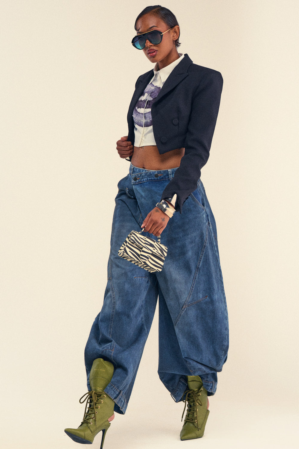 IZZY RELAXED DENIM – AKIRA