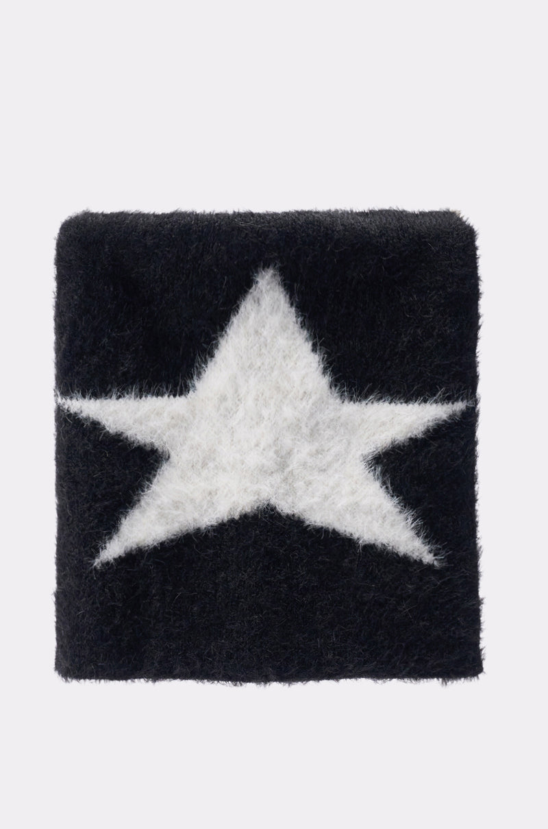 A fuzzy black square fabric with a bold white star at the center—an ideal accessory to complement your IT GURL BEANIE. 5