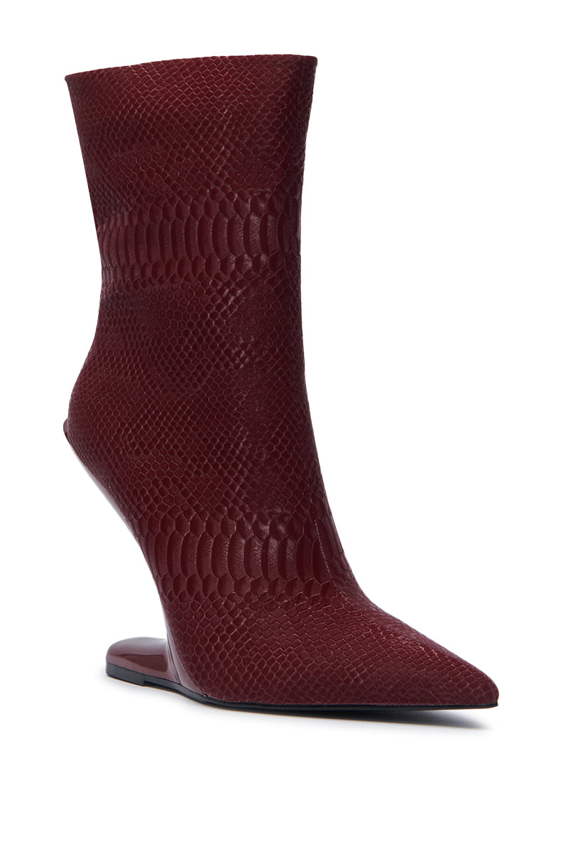 AZALEA WANG GLACIELLE BURGUNDY CROC BOOTIE – AKIRA