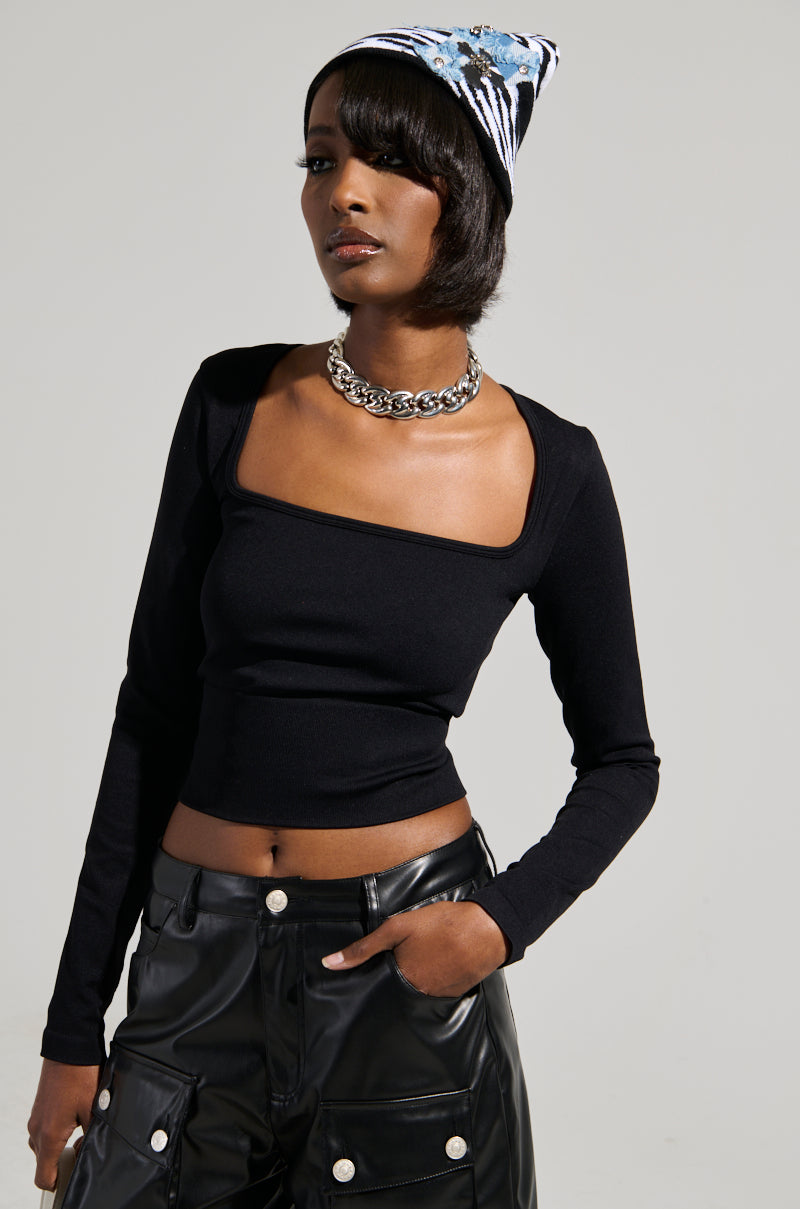 PAXTON SEXY SEAMLESS SQUARE NECK CROP TOP IN BLACK – AKIRA