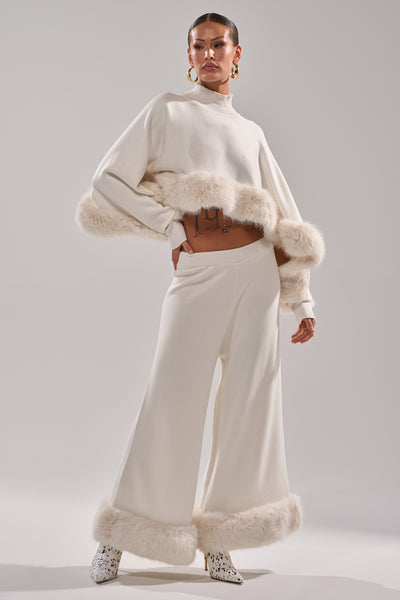 QUIET LUX FUR TRIM SWEATER PANTS IN WHITE – AKIRA