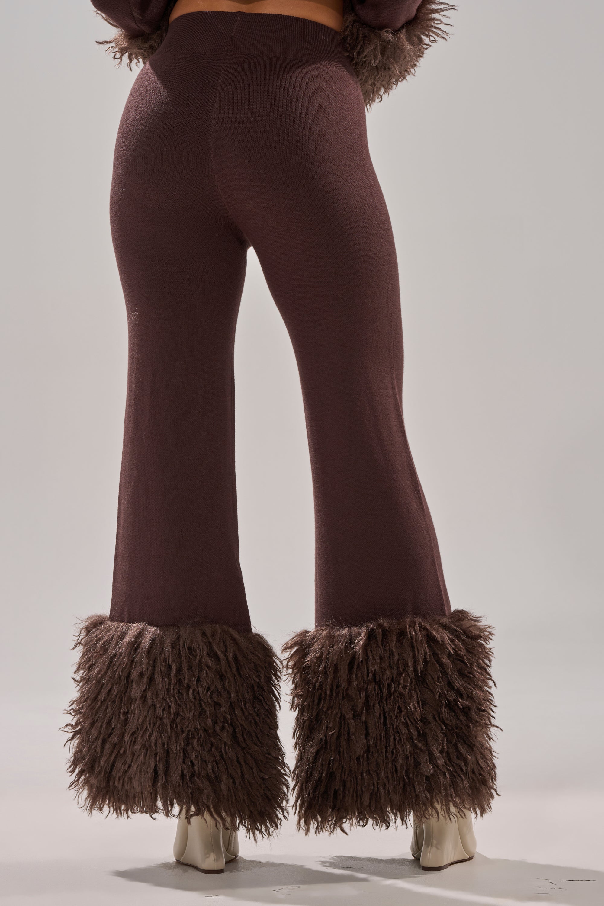 COZY VIBES SWEATER PANT WITH FUR CUFF IN BROWN – AKIRA