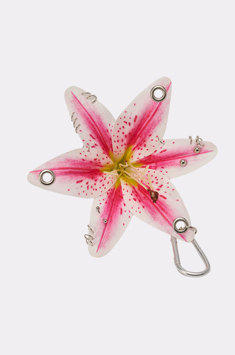 ON THE STREET PIERCED FLOWER KEYCHIAN SET – AKIRA